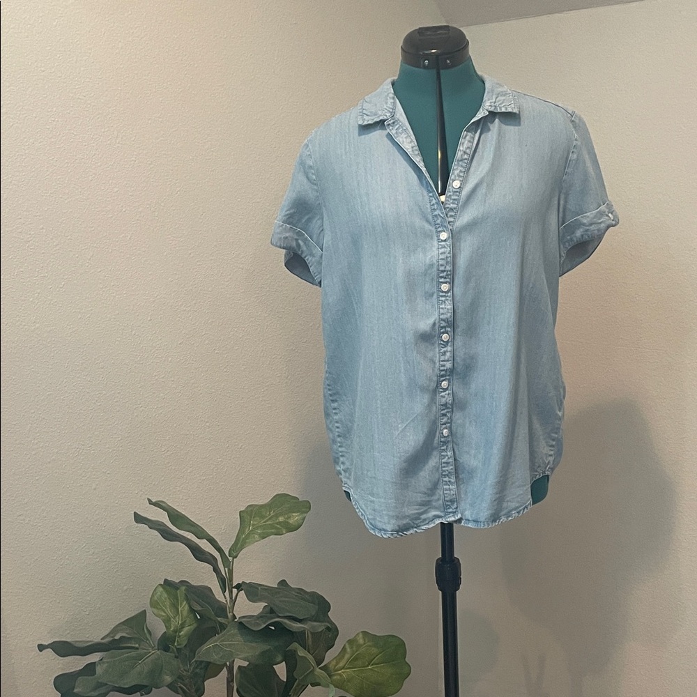 Caffe Marrakesh Light Blue Short-Sleeve Button-Front Denim Shirt